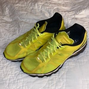 Nike - Yellow - 9.5